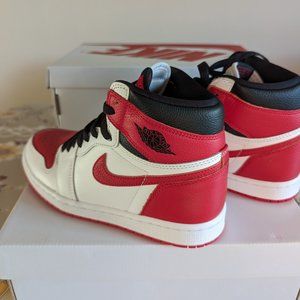 Big kids Nike Air Jordan Retro High OG Heritage